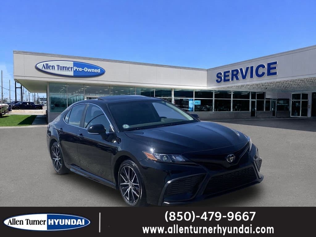 2024 Toyota Camry SE — photo 1 of 33