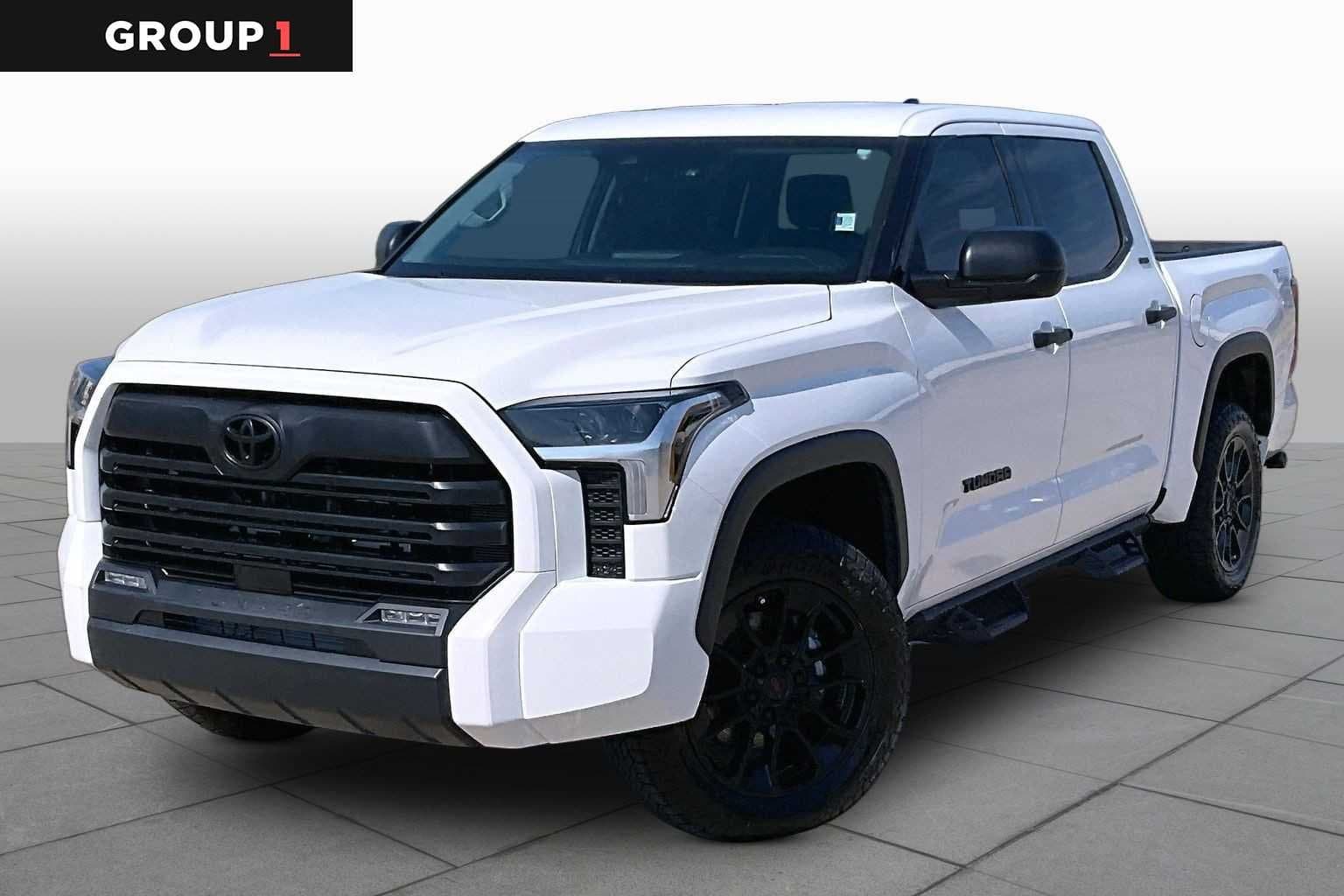 2023 Toyota Tundra SR5 — photo 1 of 33