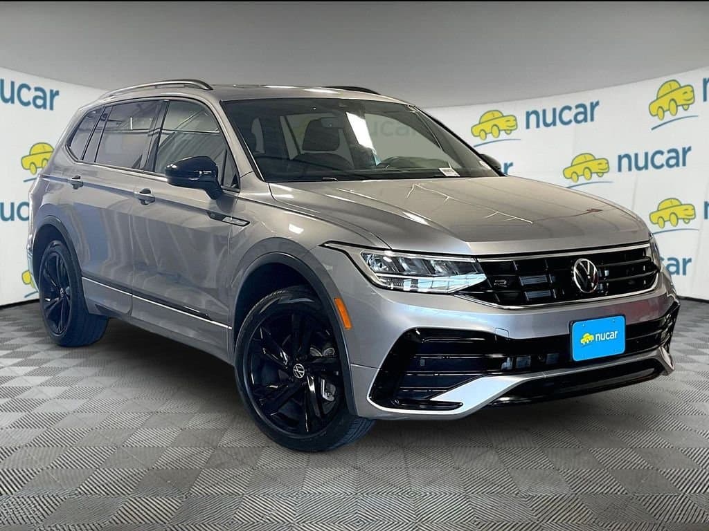 2024 Volkswagen Tiguan SE R-Line Black — photo 1 of 36