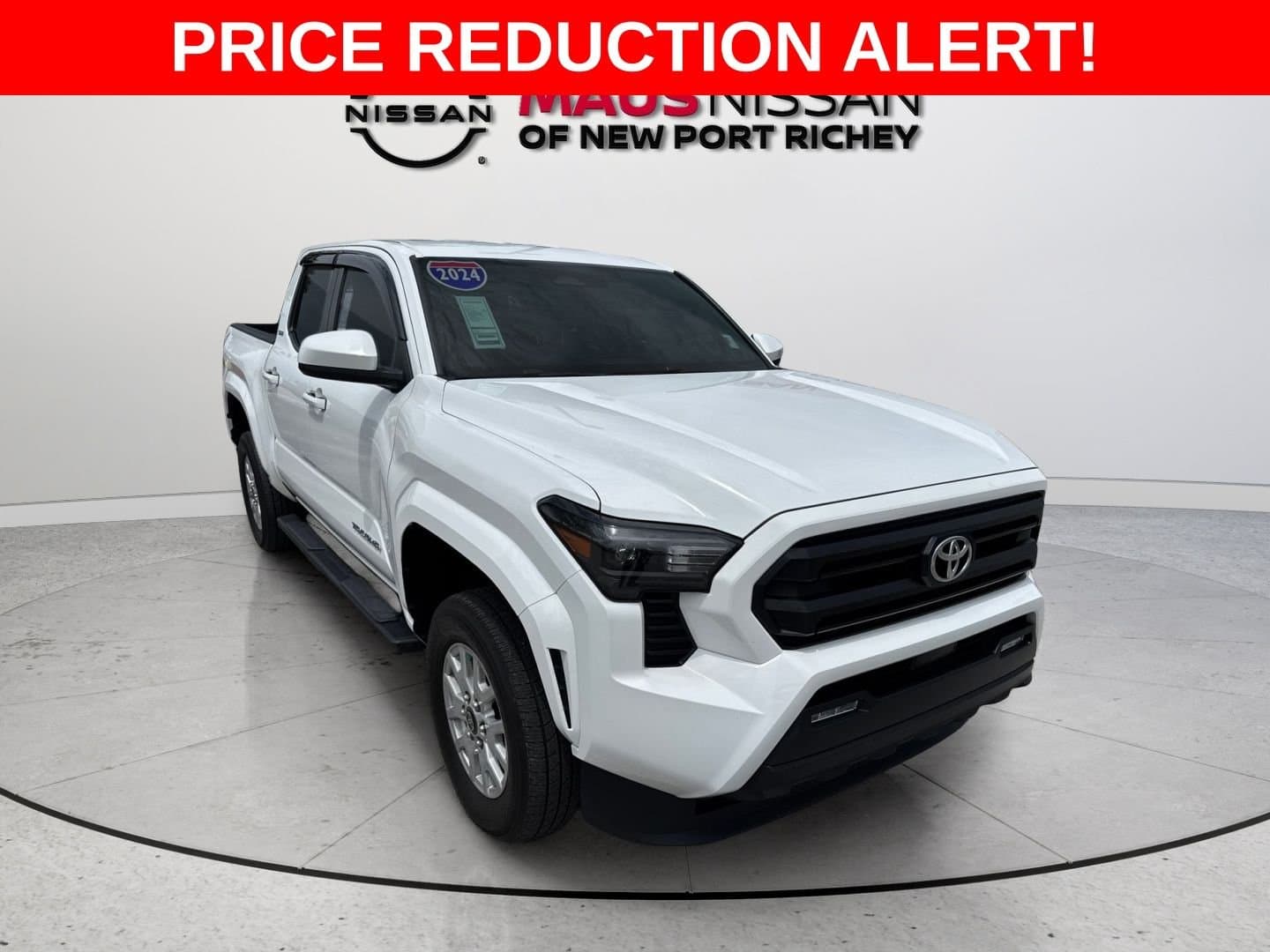 2024 Toyota Tacoma SR5 — photo 1 of 42