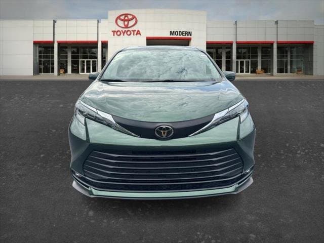 2026 Toyota Sienna Base — photo 1 of 27