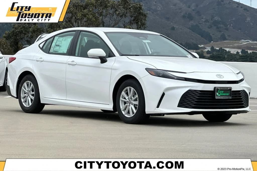 2026 Toyota Camry LE — photo 1 of 55