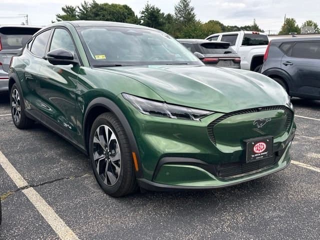 2025 Ford Mustang Mach-E Select — photo 1 of 7