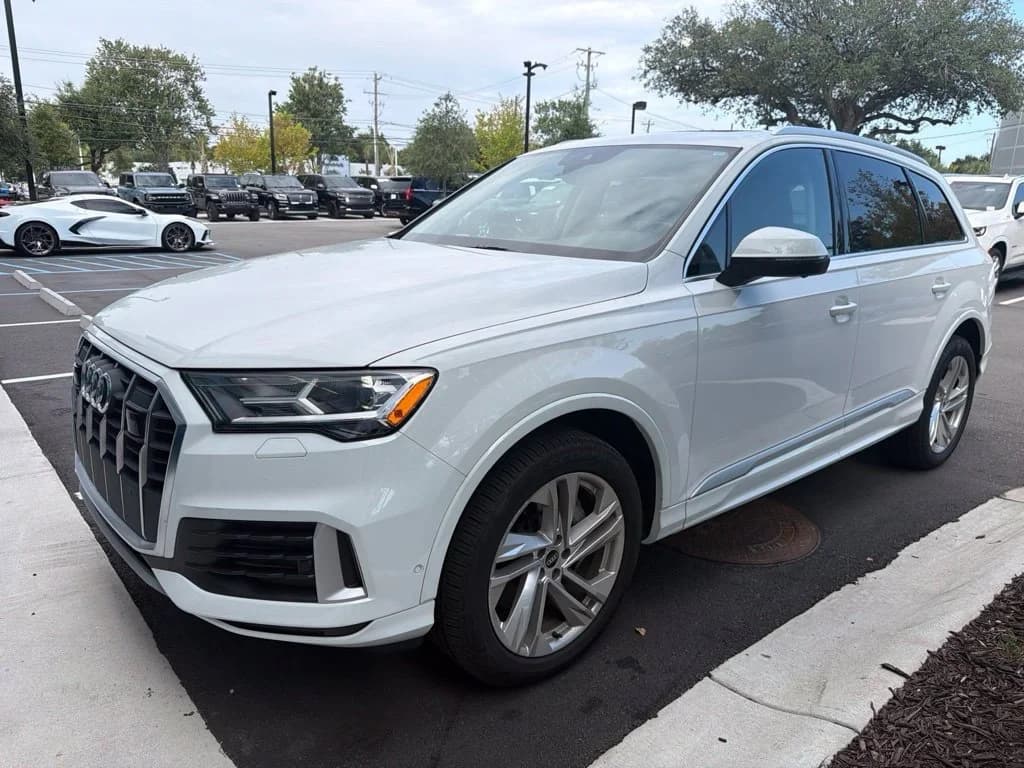 2021 Audi Q7 Premium Plus — photo 1 of 9