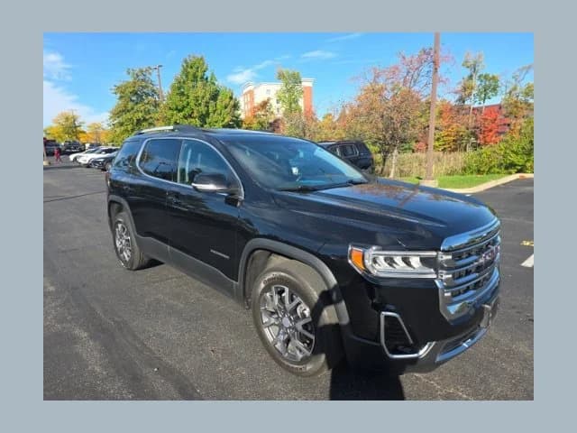 2023 GMC Acadia SLT — photo 1 of 14