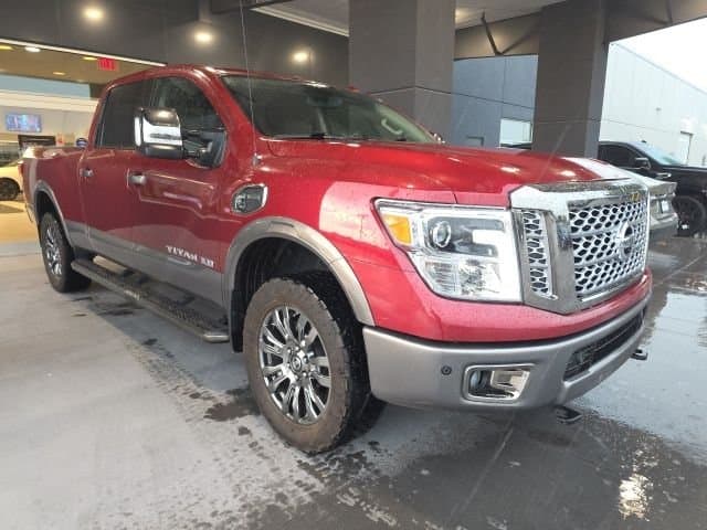 2017 Nissan Titan XD Platinum Reserve — photo 1 of 5