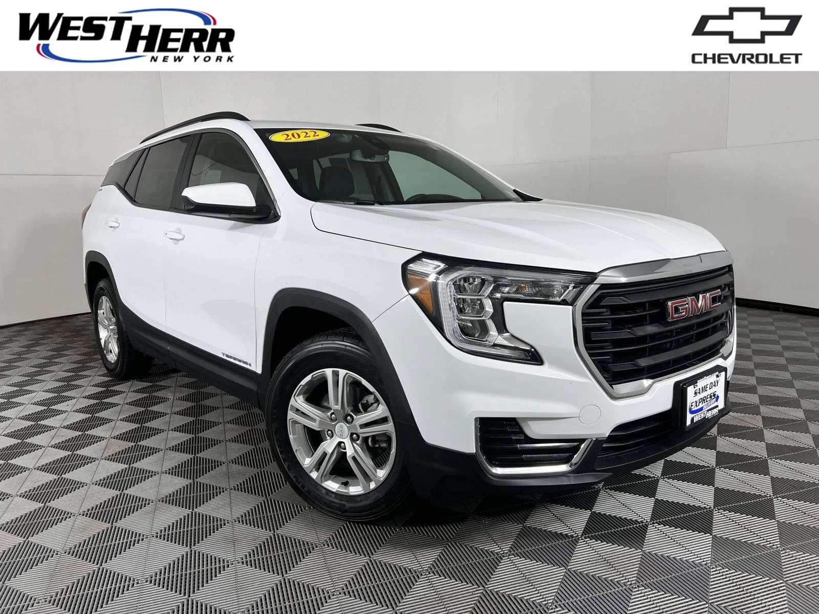 2022 GMC Terrain SLE — photo 1 of 27