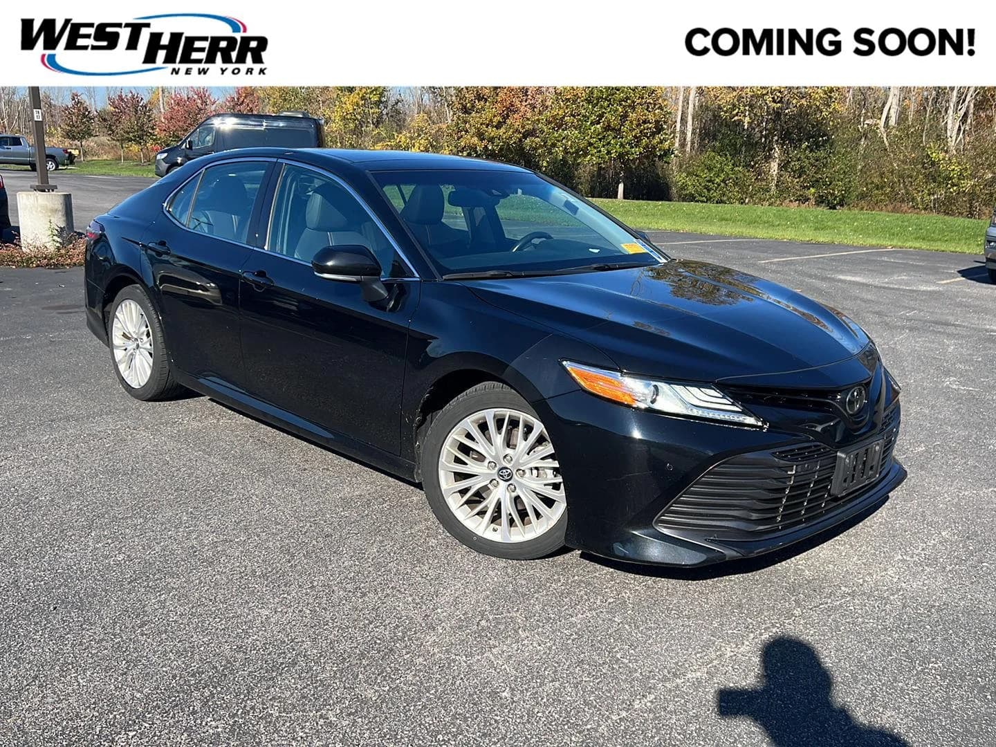 2018 Toyota Camry XLE — photo 1 of 8