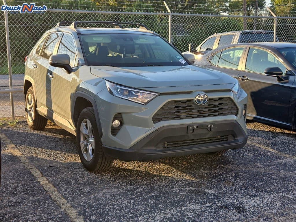 2021 Toyota RAV4 Base — photo 1 of 10