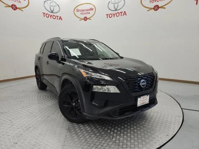 2023 Nissan Rogue SV — photo 1 of 18