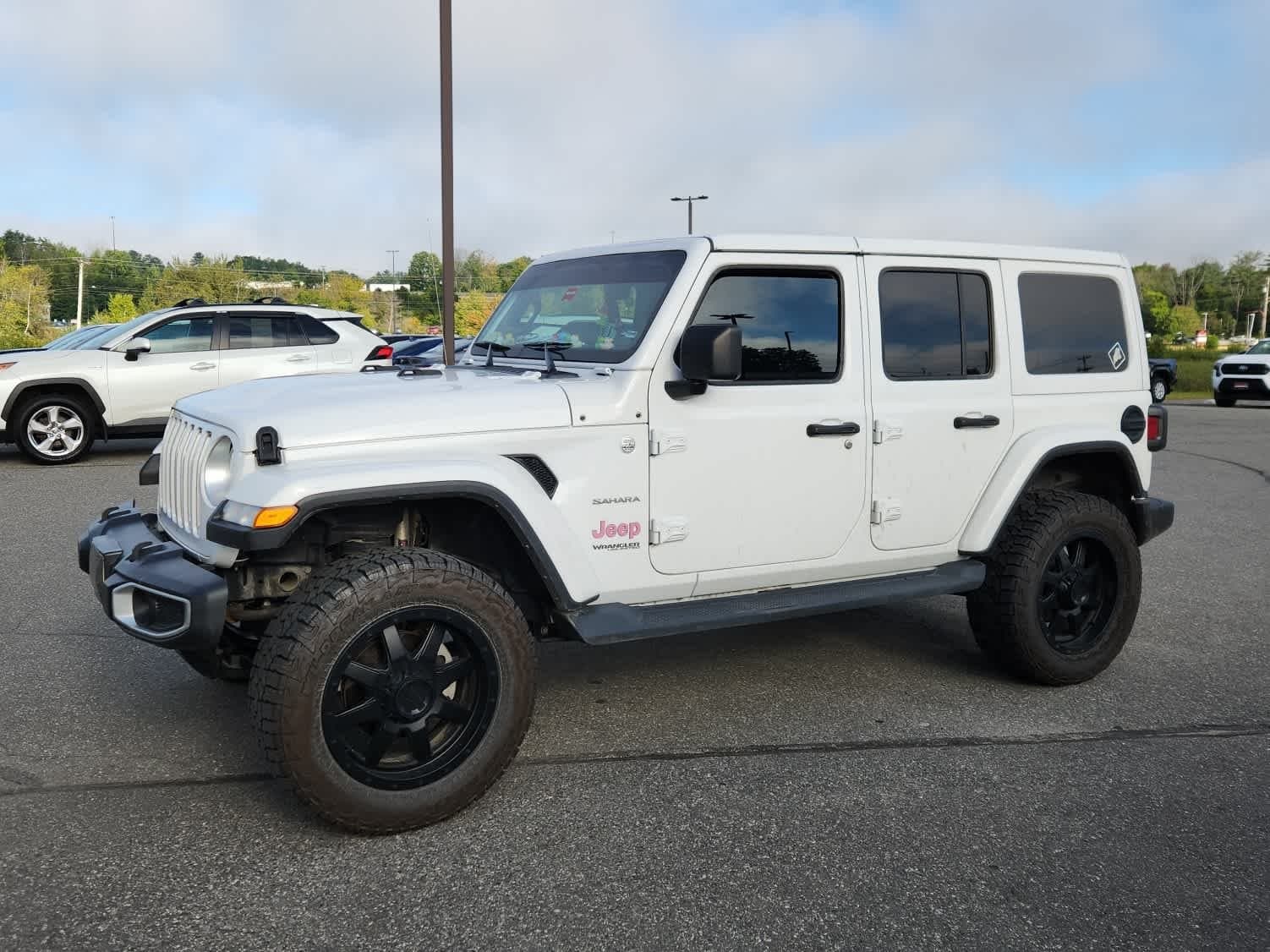 2022 Jeep Wrangler Unlimited Sahara — photo 1 of 5