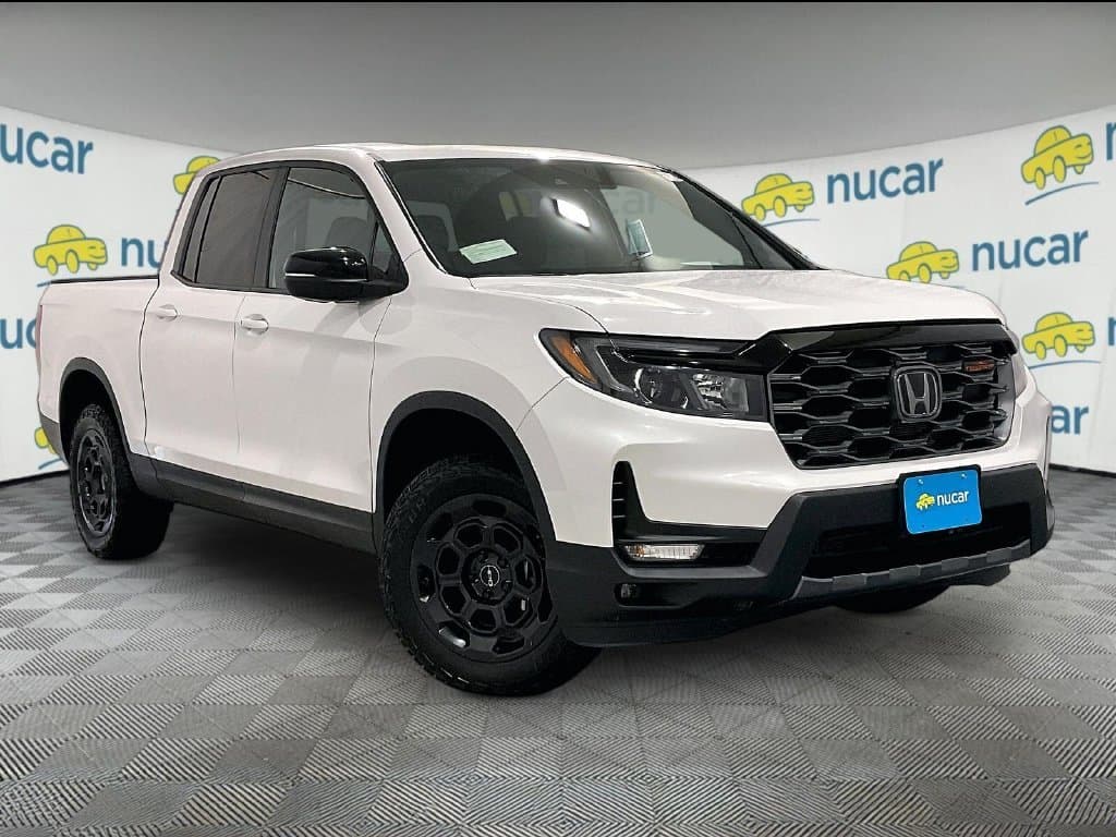 2025 Honda Ridgeline TrailSport — photo 1 of 36