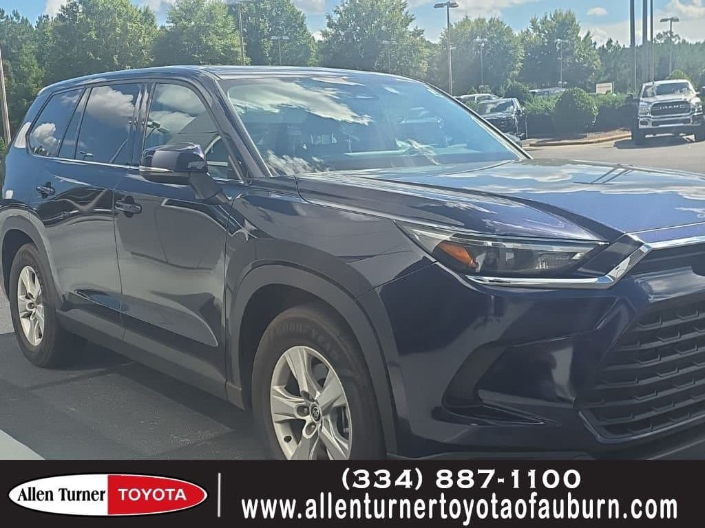 2025 Toyota Grand Highlander LE — photo 1 of 2