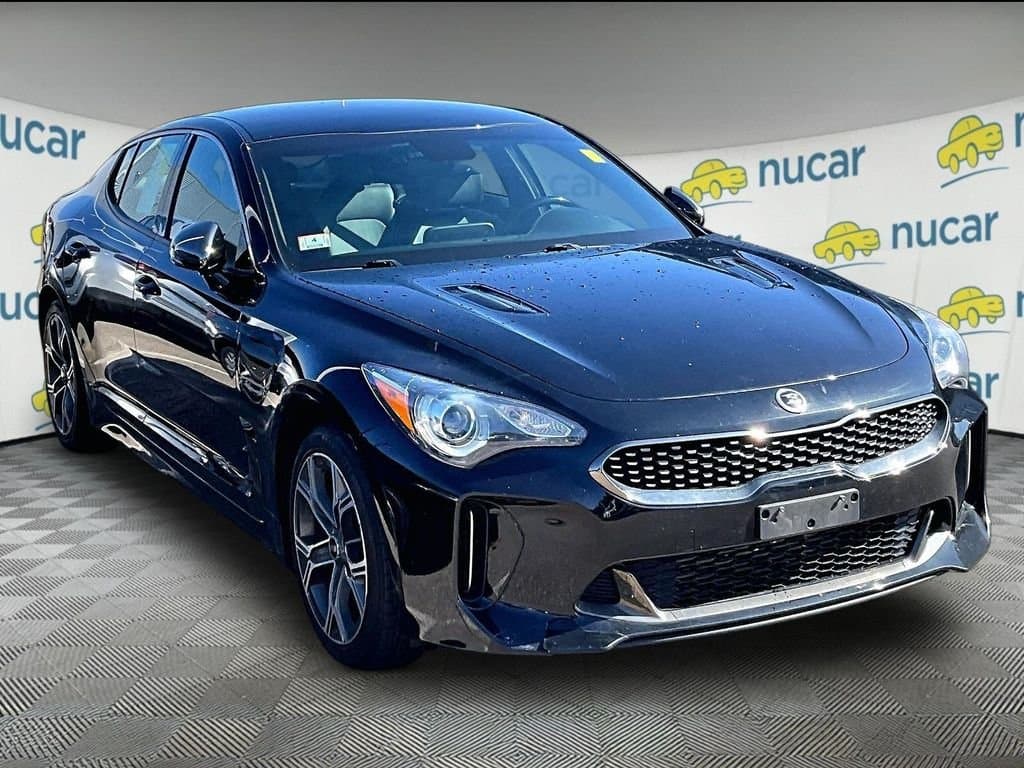 2020 Kia Stinger GT-Line — photo 1 of 3