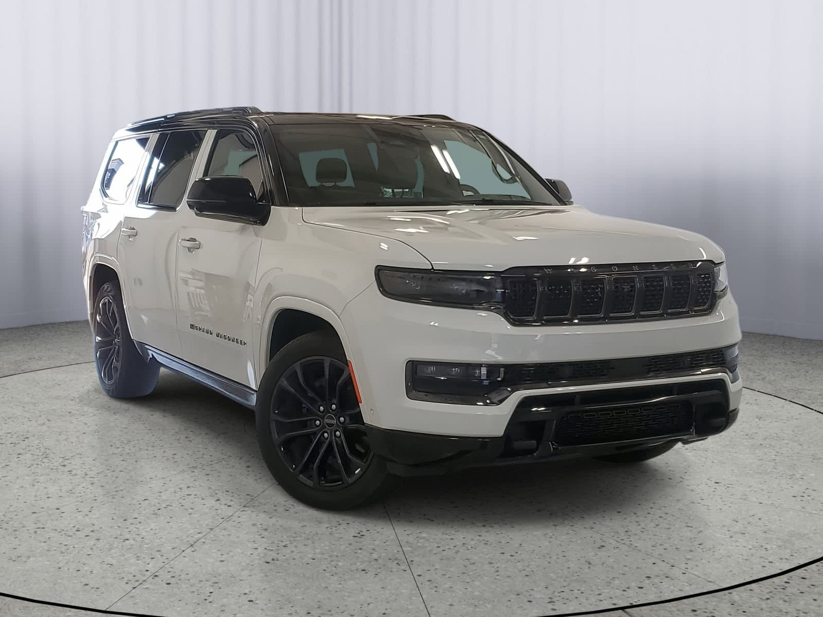 2024 Jeep Grand Wagoneer Series III — photo 1 of 31
