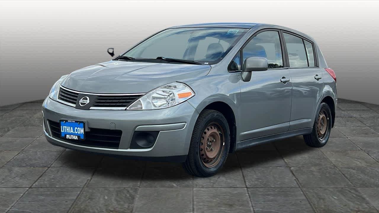 2008 Nissan Versa 1.8 S — photo 1 of 29