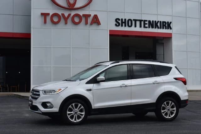 2019 Ford Escape SEL — photo 1 of 33