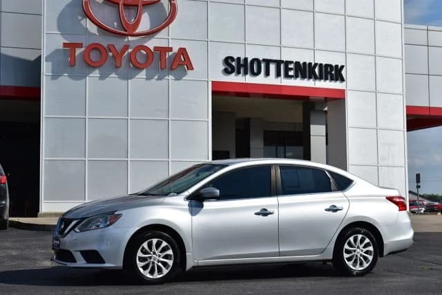 2019 Nissan Sentra SV — photo 1 of 31