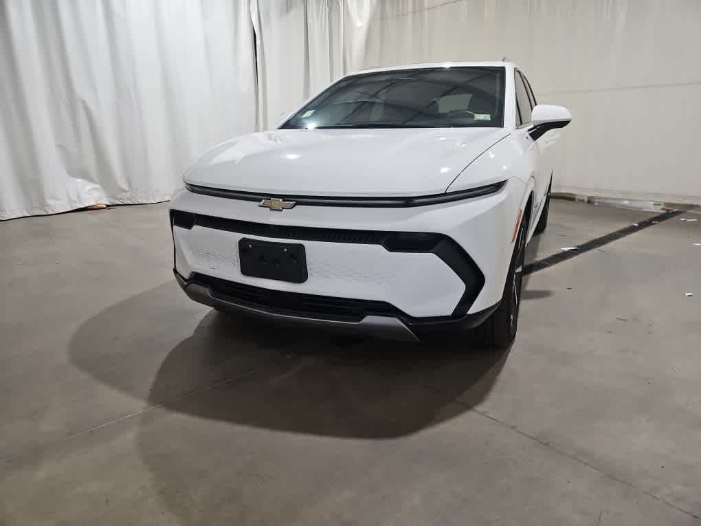 2024 Chevrolet Equinox EV 2LT — photo 1 of 9