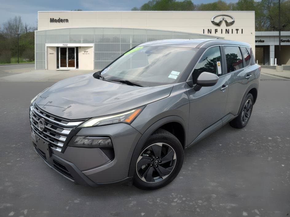 2024 Nissan Rogue SV — photo 1 of 32