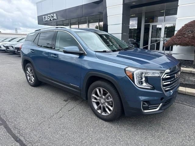 2024 GMC Terrain SLT — photo 1 of 22