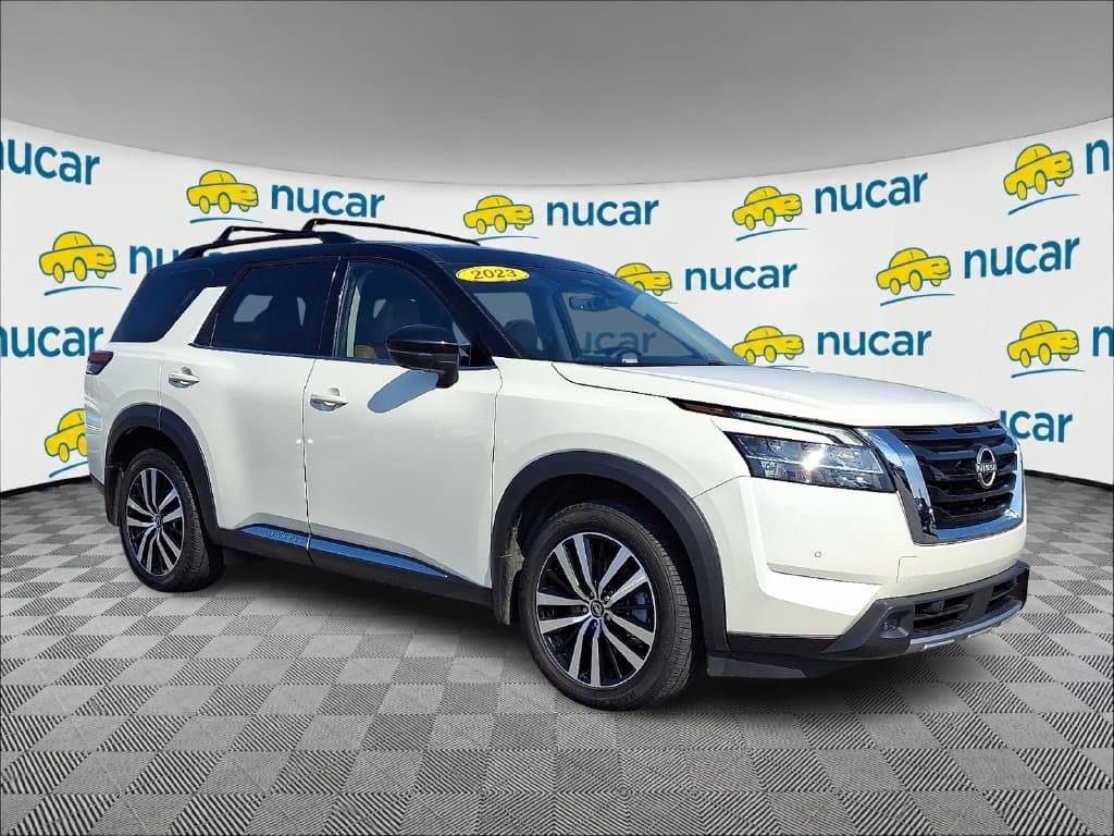 2023 Nissan Pathfinder Platinum — photo 1 of 40