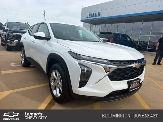 2026 Chevrolet Trax LS — photo 1 of 5