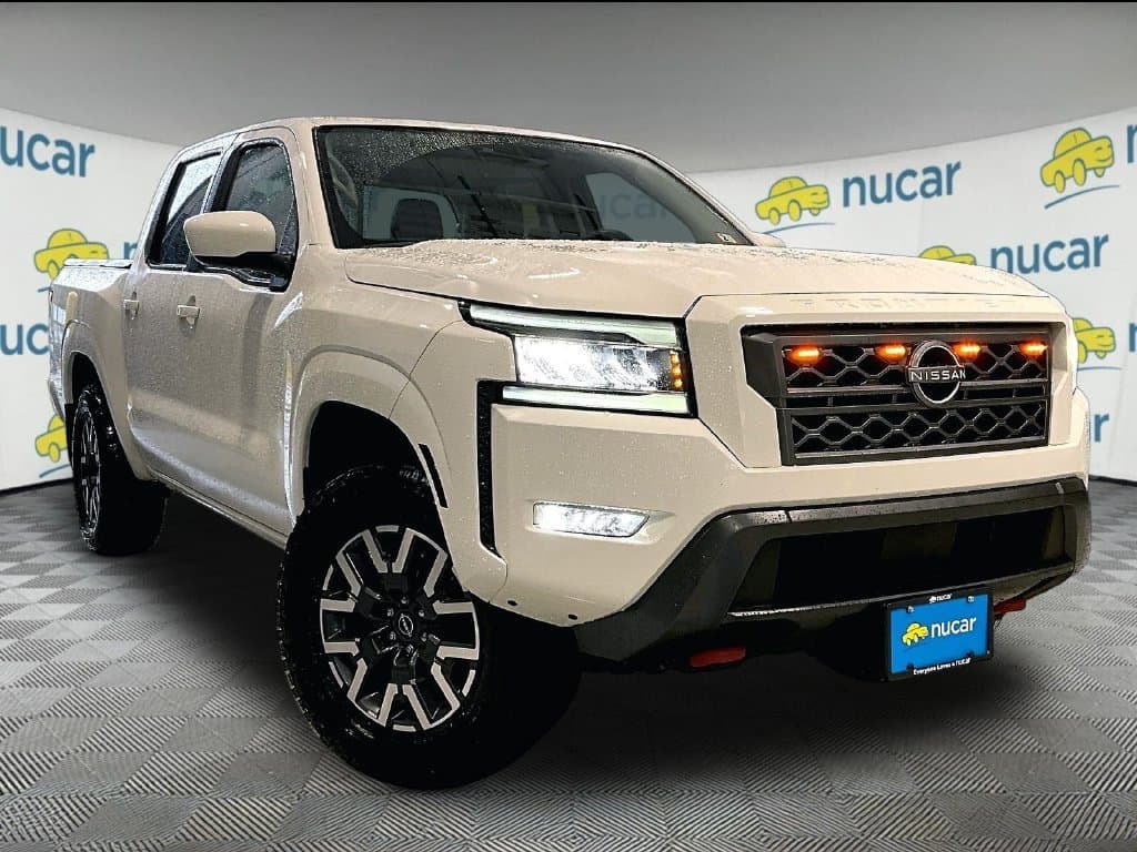 2024 Nissan Frontier SL — photo 1 of 32