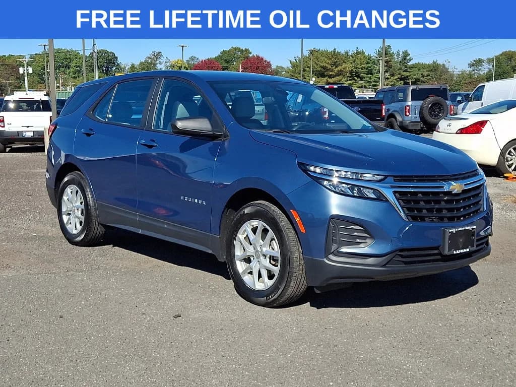 2024 Chevrolet Equinox LS — photo 1 of 32