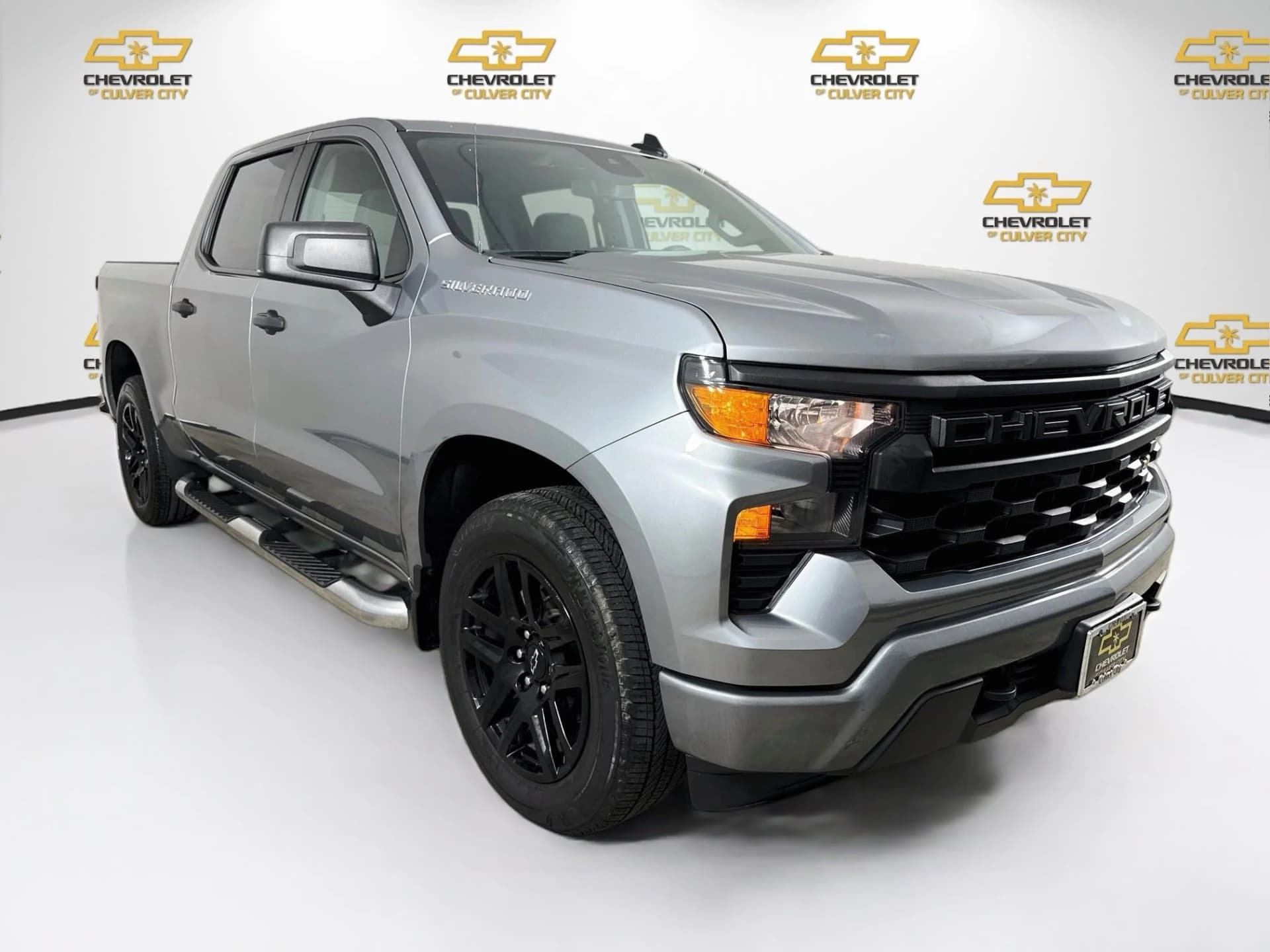 2024 Chevrolet Silverado 1500 Custom — photo 1 of 34