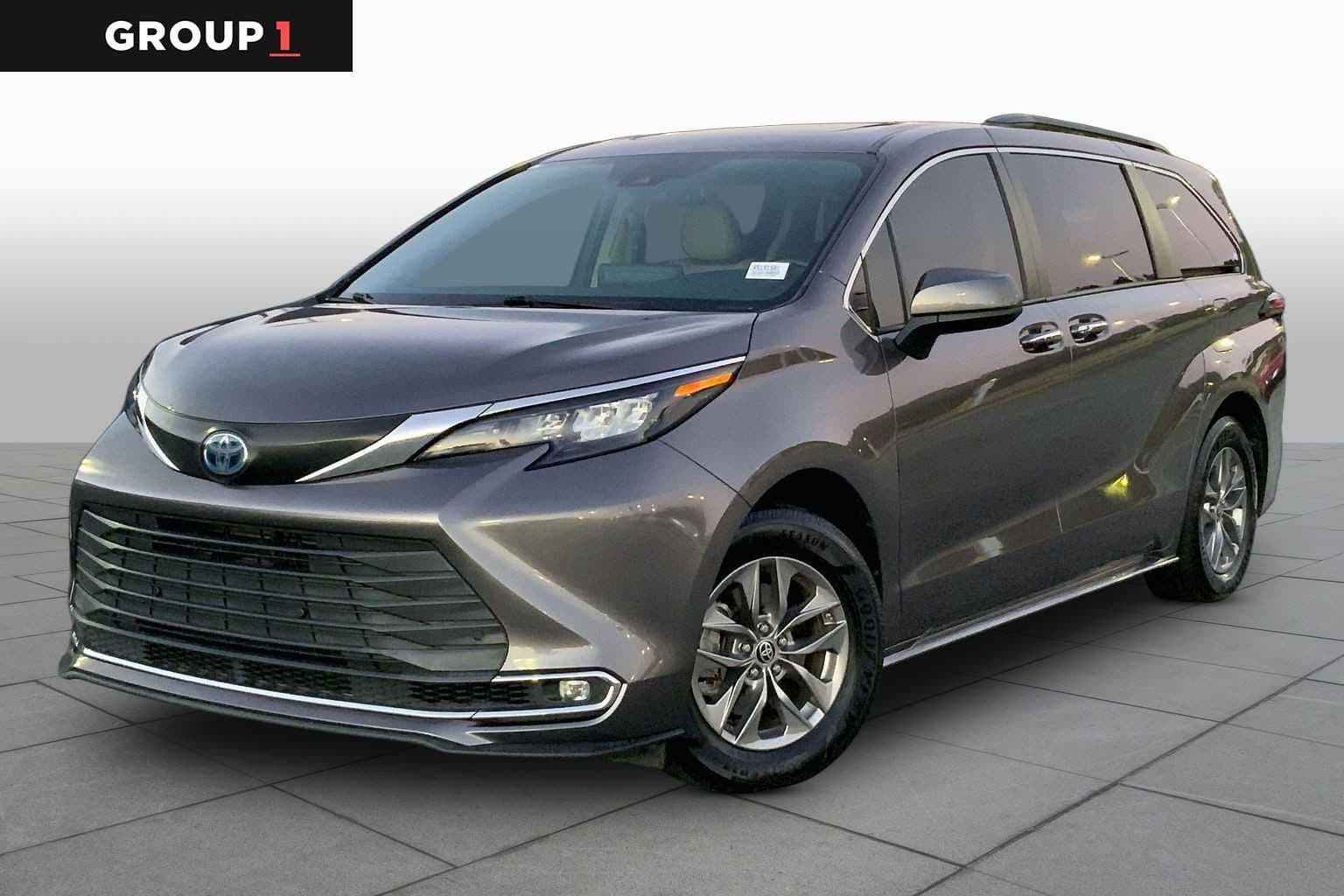 2024 Toyota Sienna XLE — photo 1 of 29