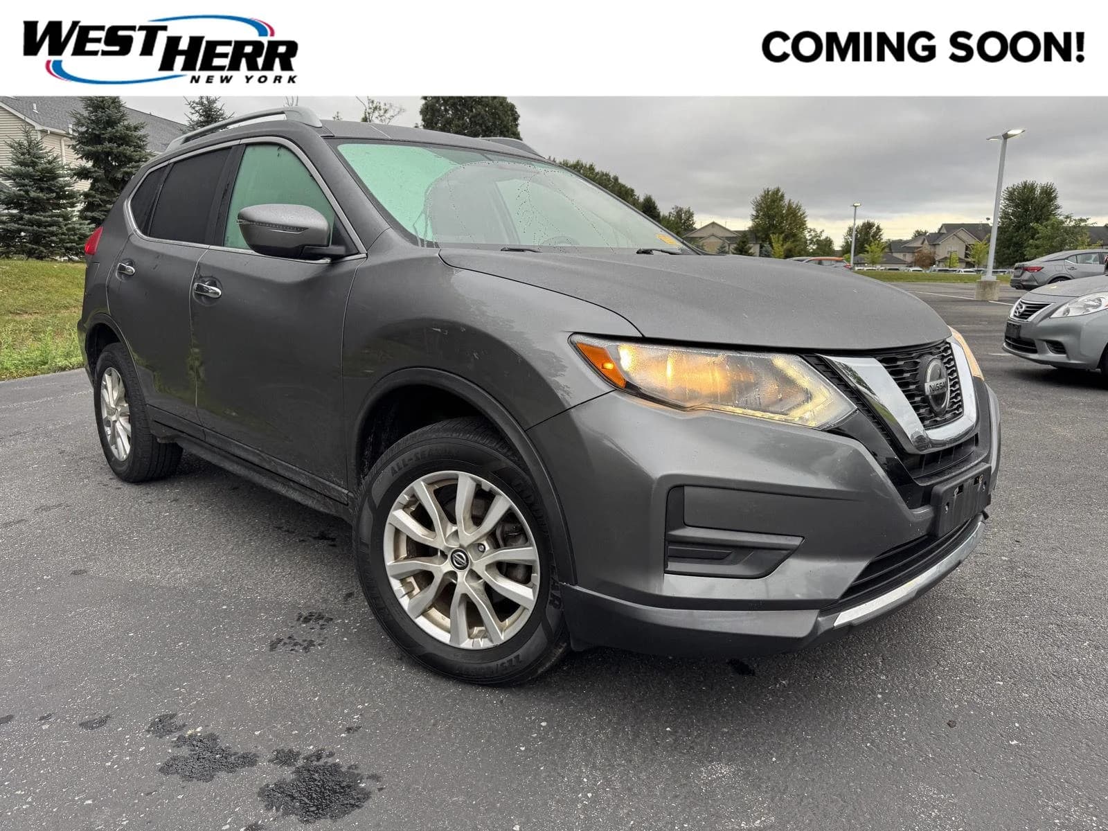 2018 Nissan Rogue SV — photo 1 of 9
