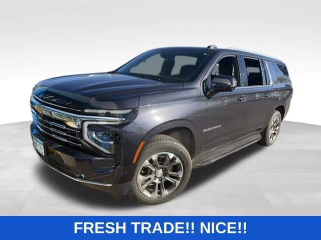 2025 Chevrolet Suburban LT — photo 1 of 5
