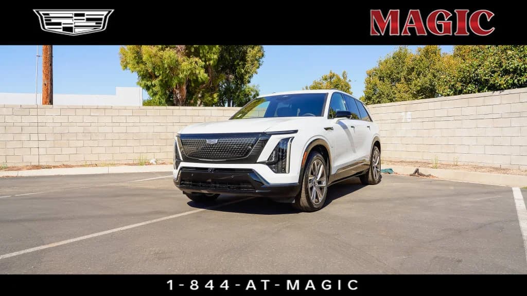 2027 Cadillac VISTIQ Sport — photo 1 of 44