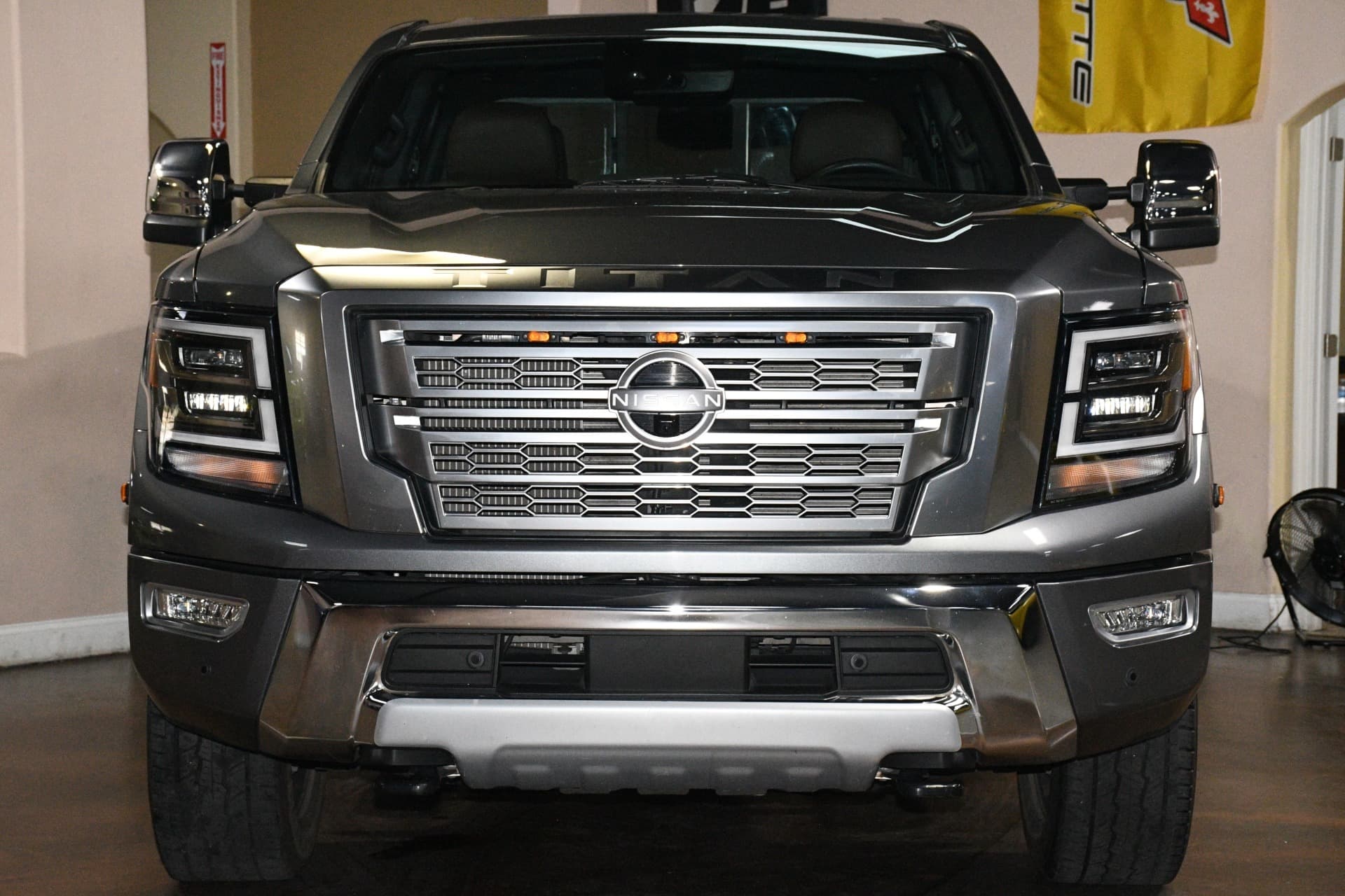 2023 Nissan Titan XD Platinum Reserve — photo 1 of 100