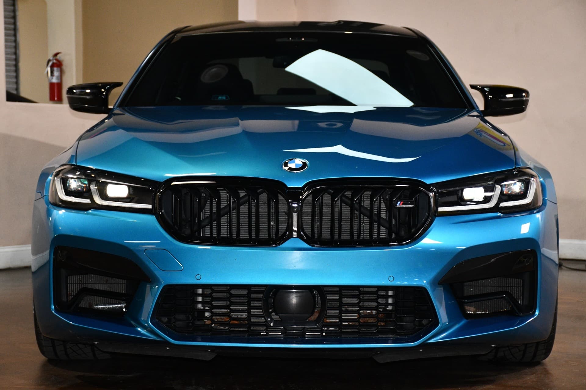 2022 BMW M5 Competition — photo 1 of 100